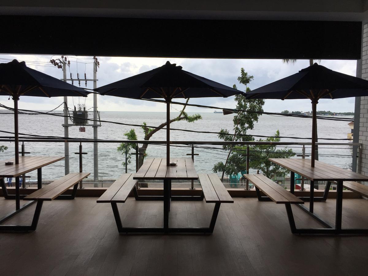 Expressia Hotel Makassar Ngoại thất bức ảnh